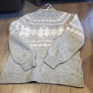 A&F Cozy holiday sweater